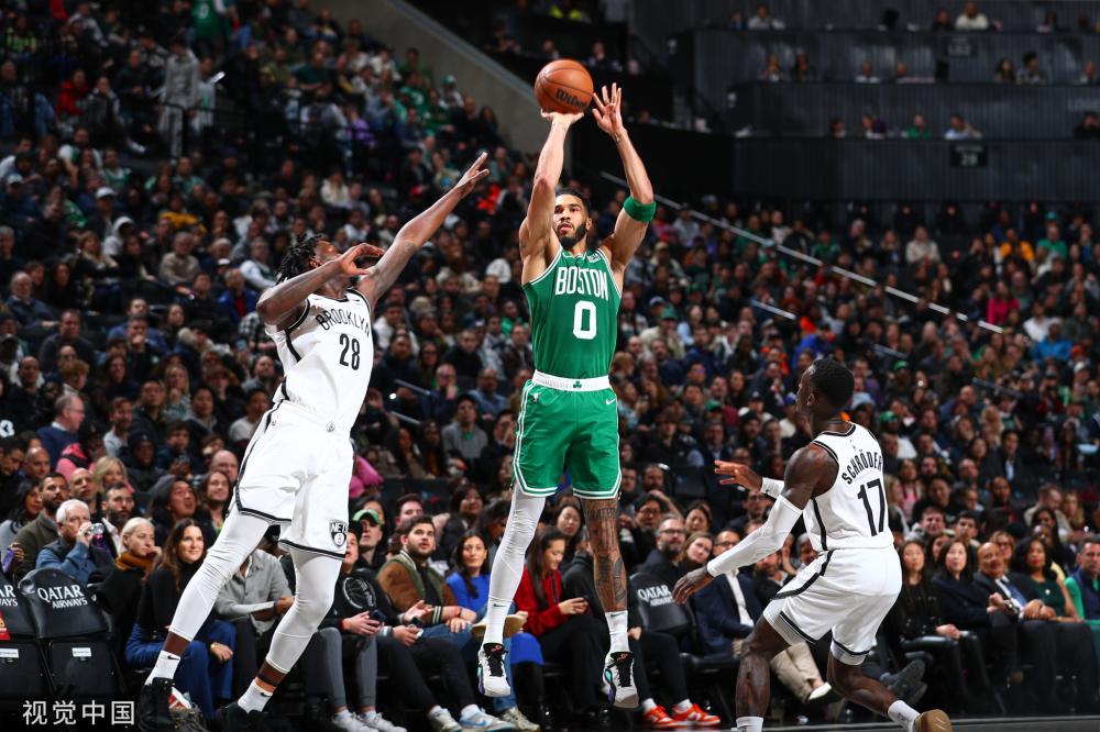 对年轻球员 对年轻球员