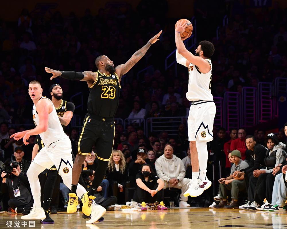 这位年轻的 这位年轻的