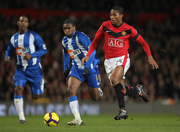 而且凭借 而且凭借