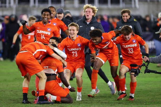 更是对球员 更是对球员